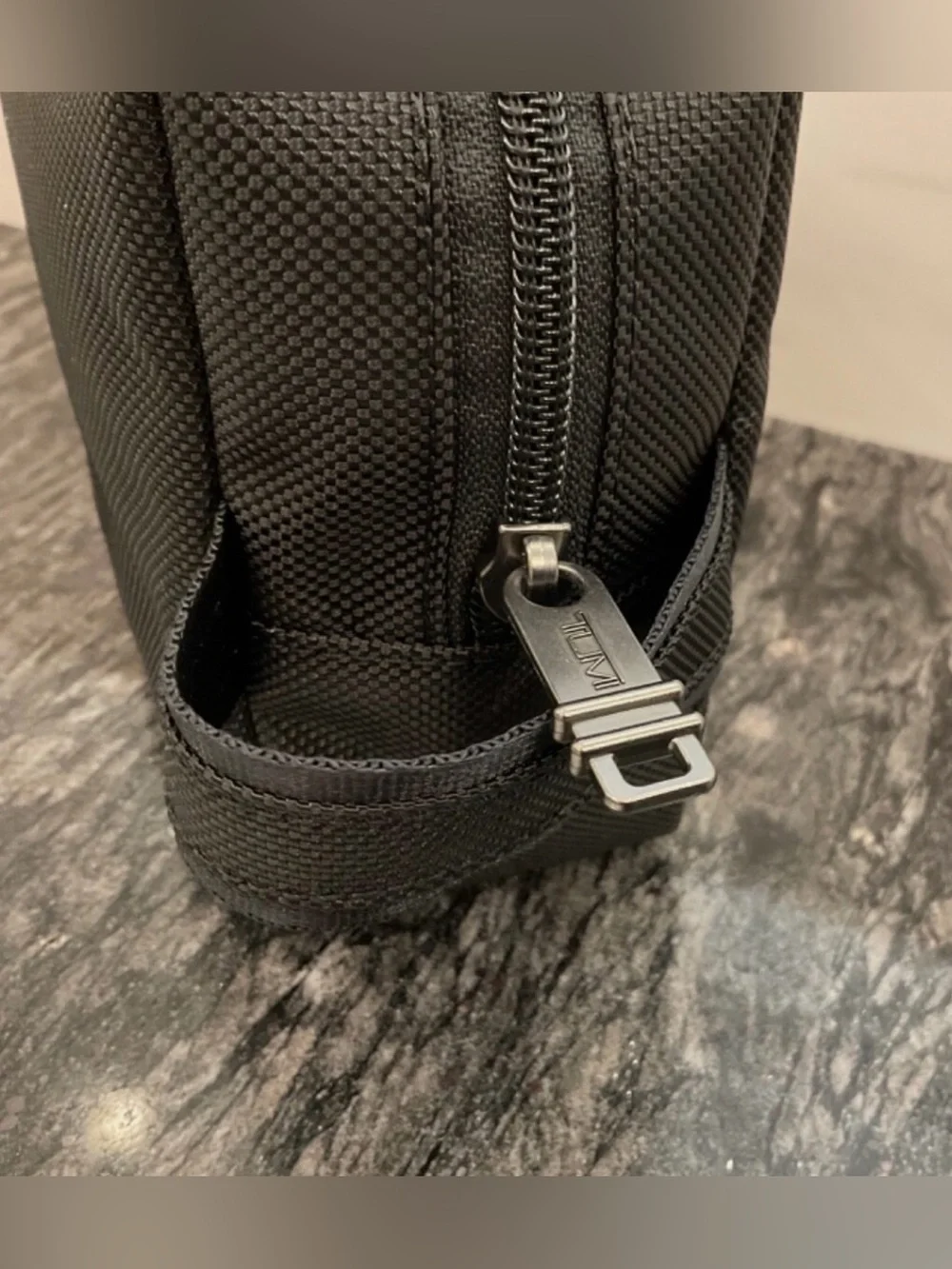 NEW - TUMI Ballistic Nylon Zippered Medium Kit - Pouch - Cosmetic Bag ALL BLACK
